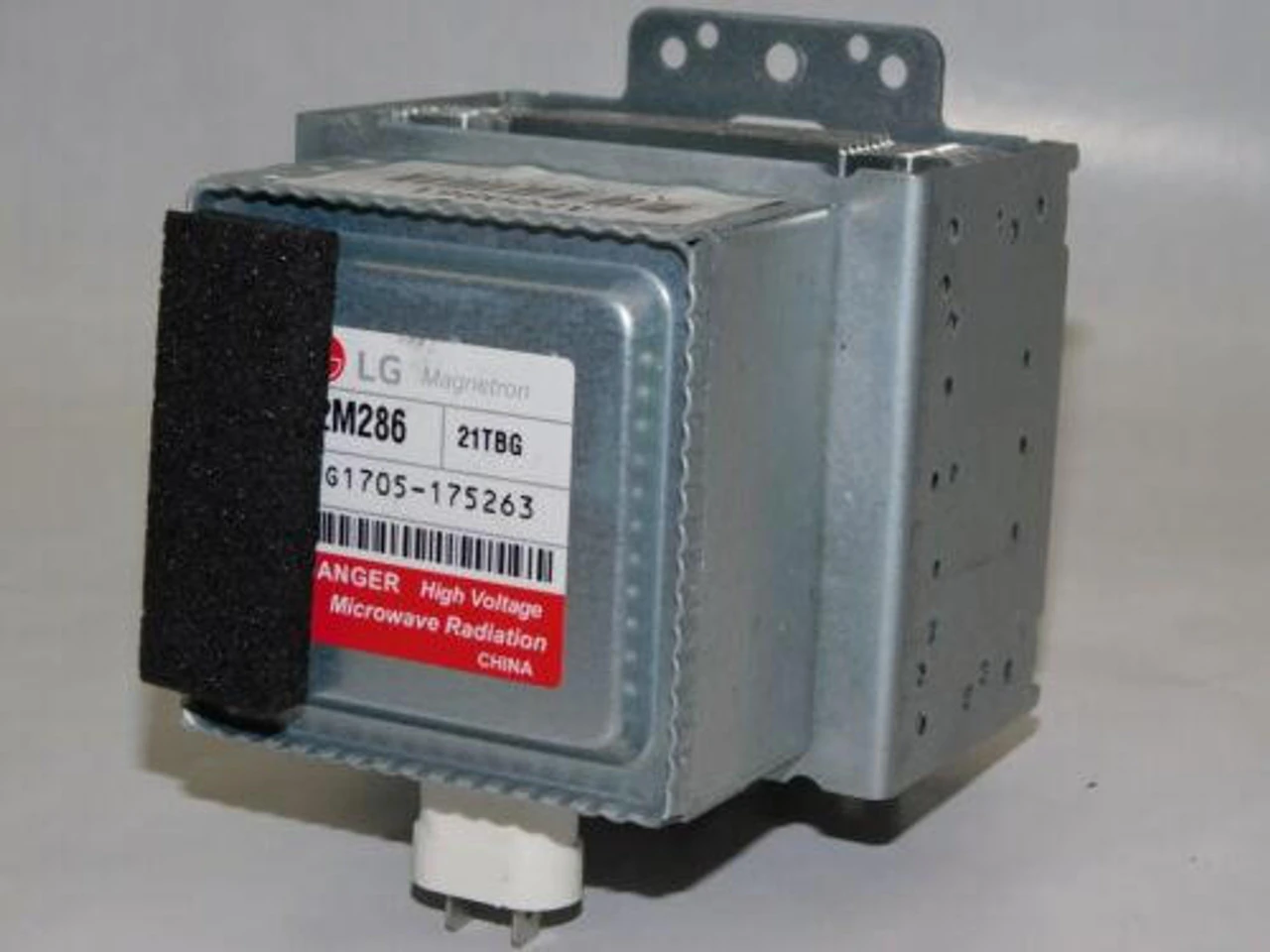 LG EAS61382907 OEM 2M286 21TBG Microwave MAGNETRON 1350W LMC2075ST 7 LG EAS61382907 OEM 2M286 21TBG Microwave MAGNETRON 1350W LMC2075ST - Image 5