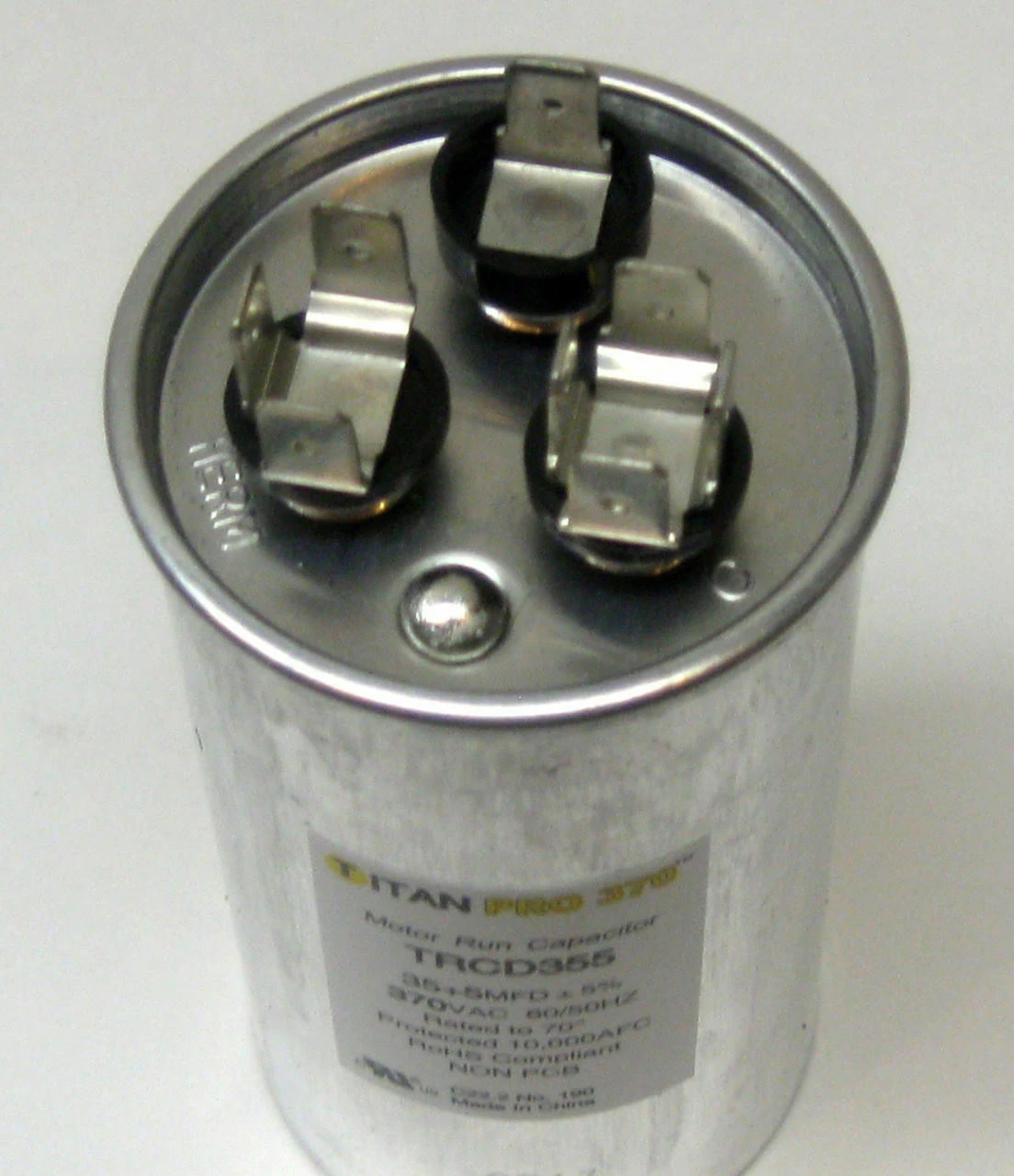 TitanPro TRCD355 HVAC Round Dual Motor Run Capacitor. 35/5 MFD/UF 370 Volts 3 TitanPro TRCD355 HVAC Round Dual Motor Run Capacitor. 35/5 MFD/UF 370 Volts
