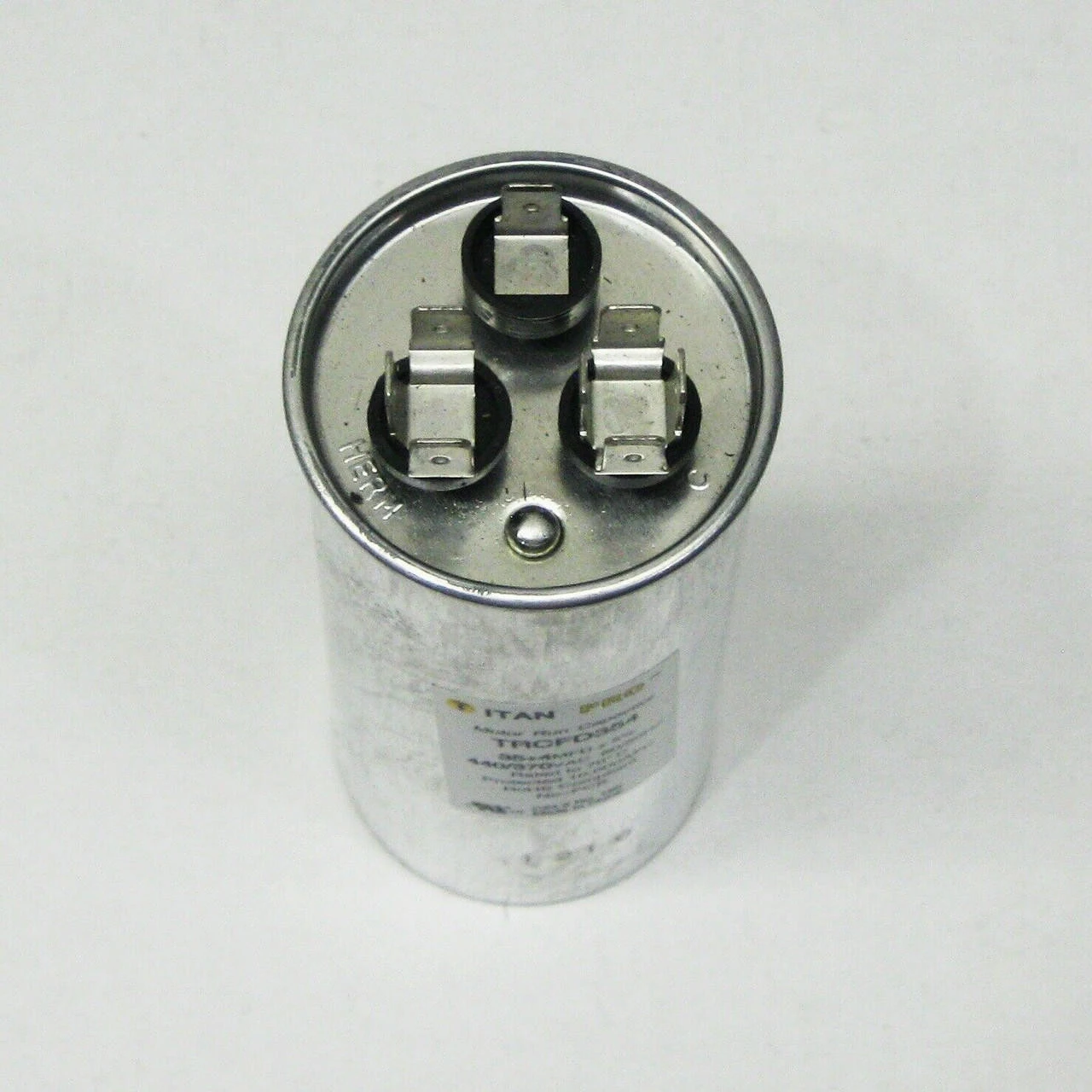 TitanPro TRCFD354 HVAC Round Dual Motor Run Capacitor. 35/4 MFD/UF440/370 Volts 3 TitanPro TRCFD354 HVAC Round Dual Motor Run Capacitor. 35/4 MFD/UF440/370 Volts